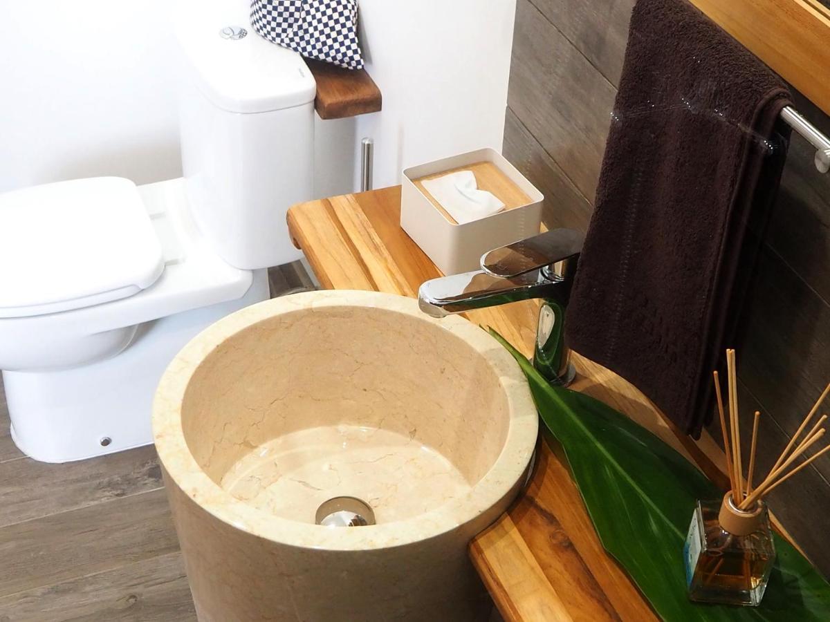Fare Noanoa Hotell Paea Exteriör bild